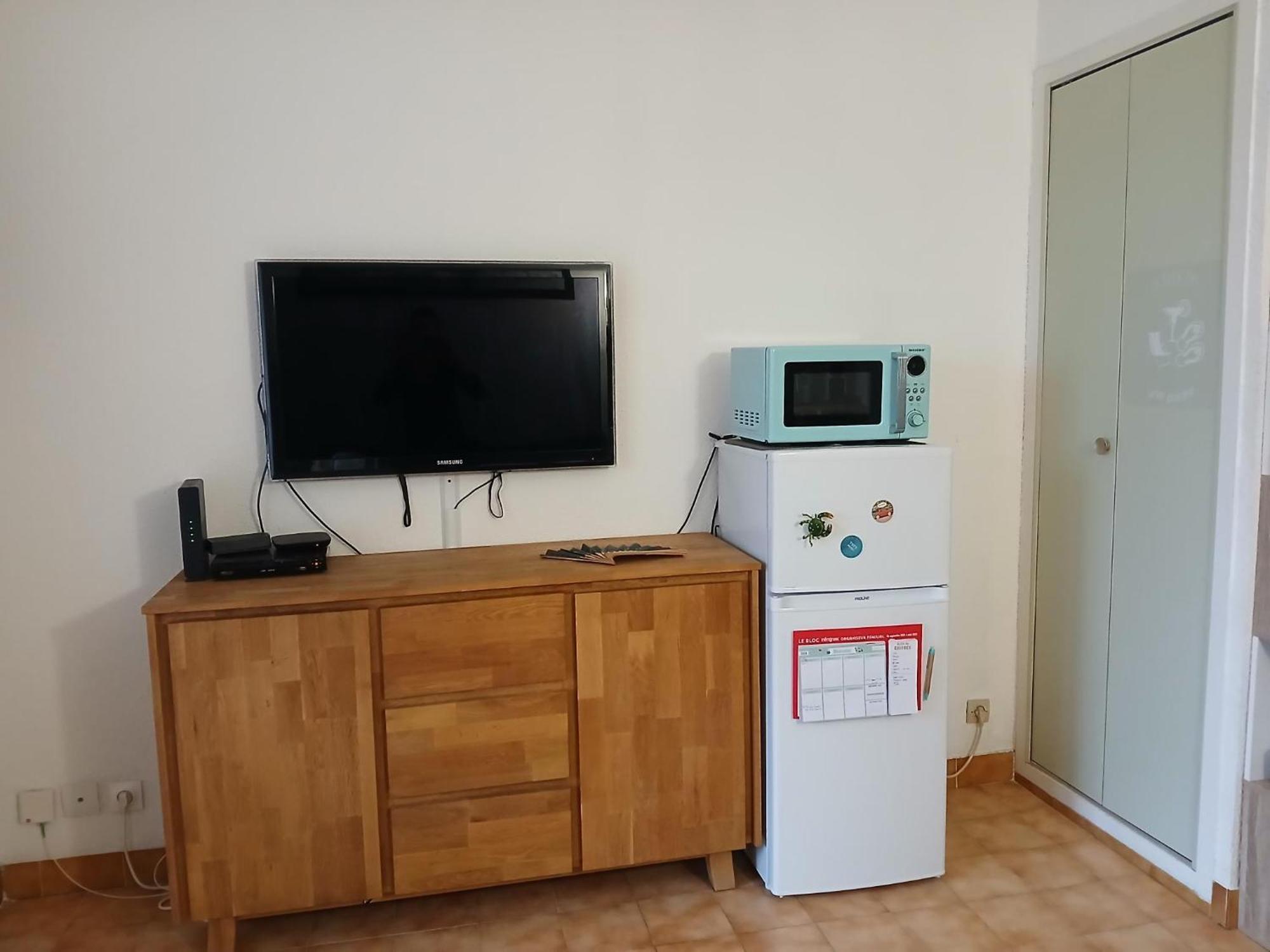 Sanary Les Gorguettes, Studio Avec Terrasse Vue Mer, A 10 Min A Pieds De La Plage מראה חיצוני תמונה